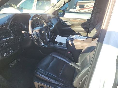 Used 2021 Chevrolet Suburban LT image 4
