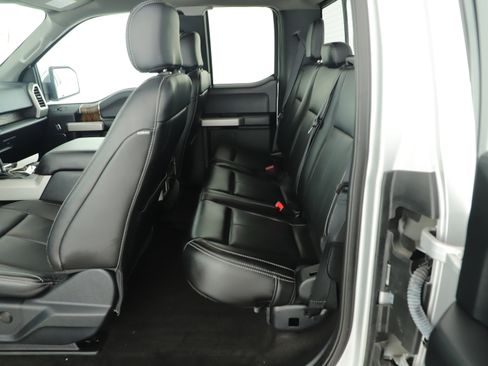 Used 2019 Ford F150 Lariat w/ Equipment Group 502A Luxury image 8