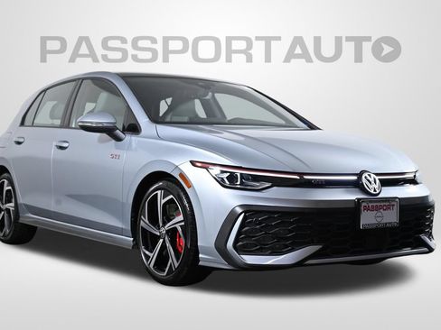 Used 2025 Volkswagen GTI SE FWD image 3