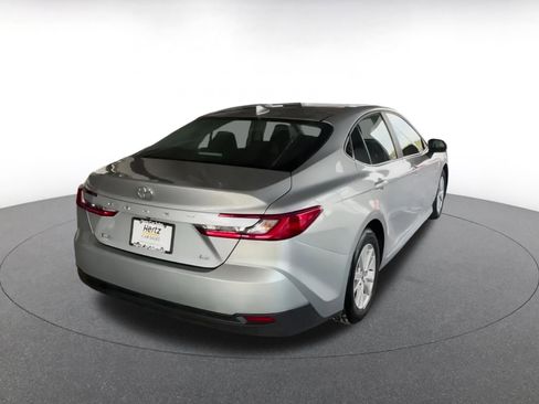 Used 2025 Toyota Camry LE image 12