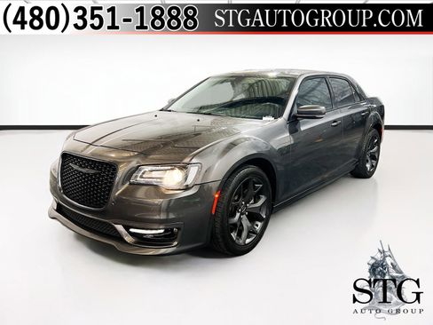 Used 2021 Chrysler 300 Touring L RWD image 1
