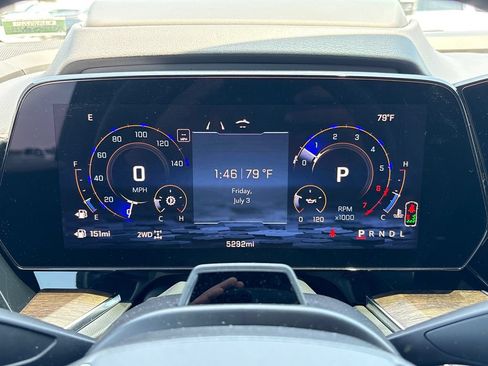 Used 2026 Chevrolet Suburban High Country AWD/4WD image 30