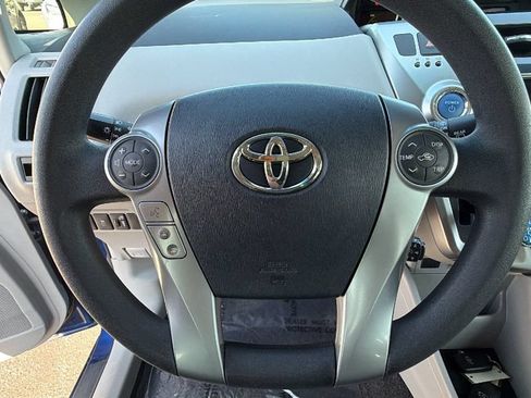 Used 2017 Toyota Prius V Two w/ Carpet Mat Package FWD image 18