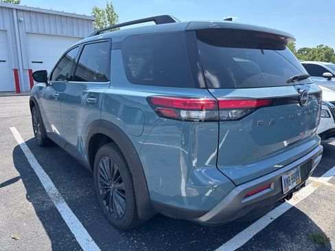 Certified 2026 Nissan Pathfinder SL w/ SL Premium Package AWD/4WD image 6