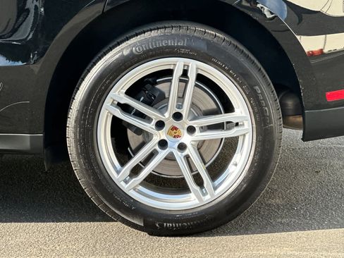Certified 2025 Porsche Macan image 31