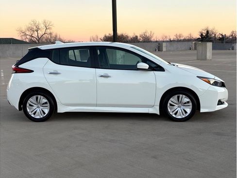 Used 2024 Nissan Leaf S image 9