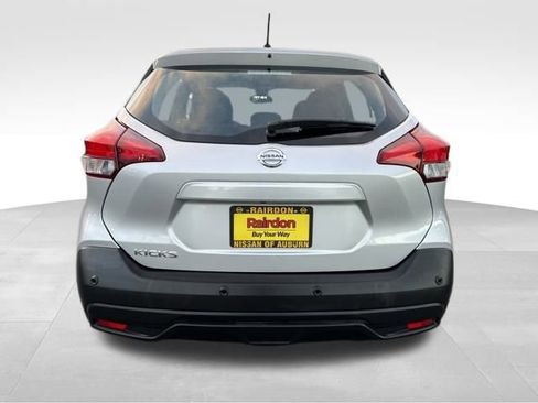 Used 2020 Nissan Kicks S image 8