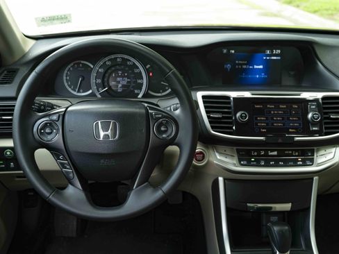 Used 2015 Honda Accord EX-L image 19