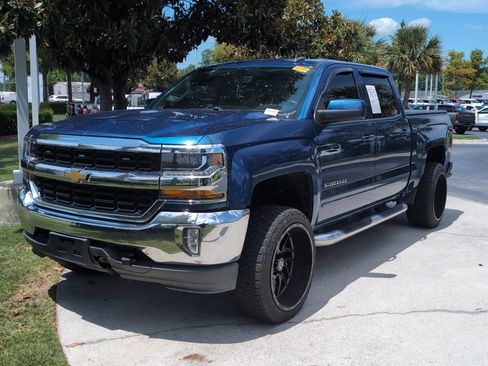 Used 2018 Chevrolet Silverado 1500 LT w/ All Star Edition AWD/4WD image 5