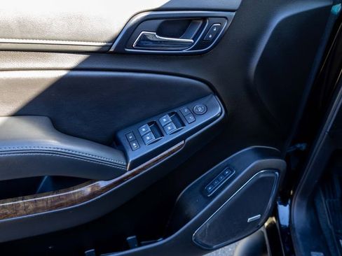 Used 2020 Chevrolet Suburban LT w/ Z71 Midnight Edition image 16