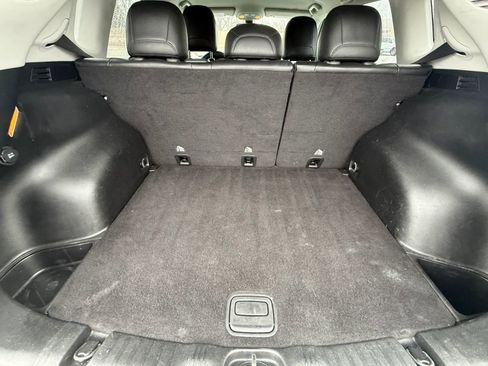 Used 2019 Jeep Compass Latitude w/ Popular Equipment Group image 9