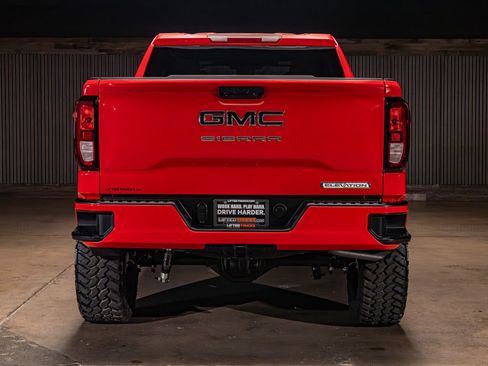 Used 2025 GMC Sierra 1500 Elevation AWD/4WD image 8