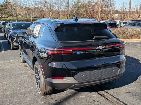 New 2026 Chevrolet Equinox EV LT image 6
