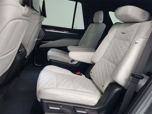 New 2026 Cadillac Escalade Platinum Luxury w/ LPO, Radiant Package image 30