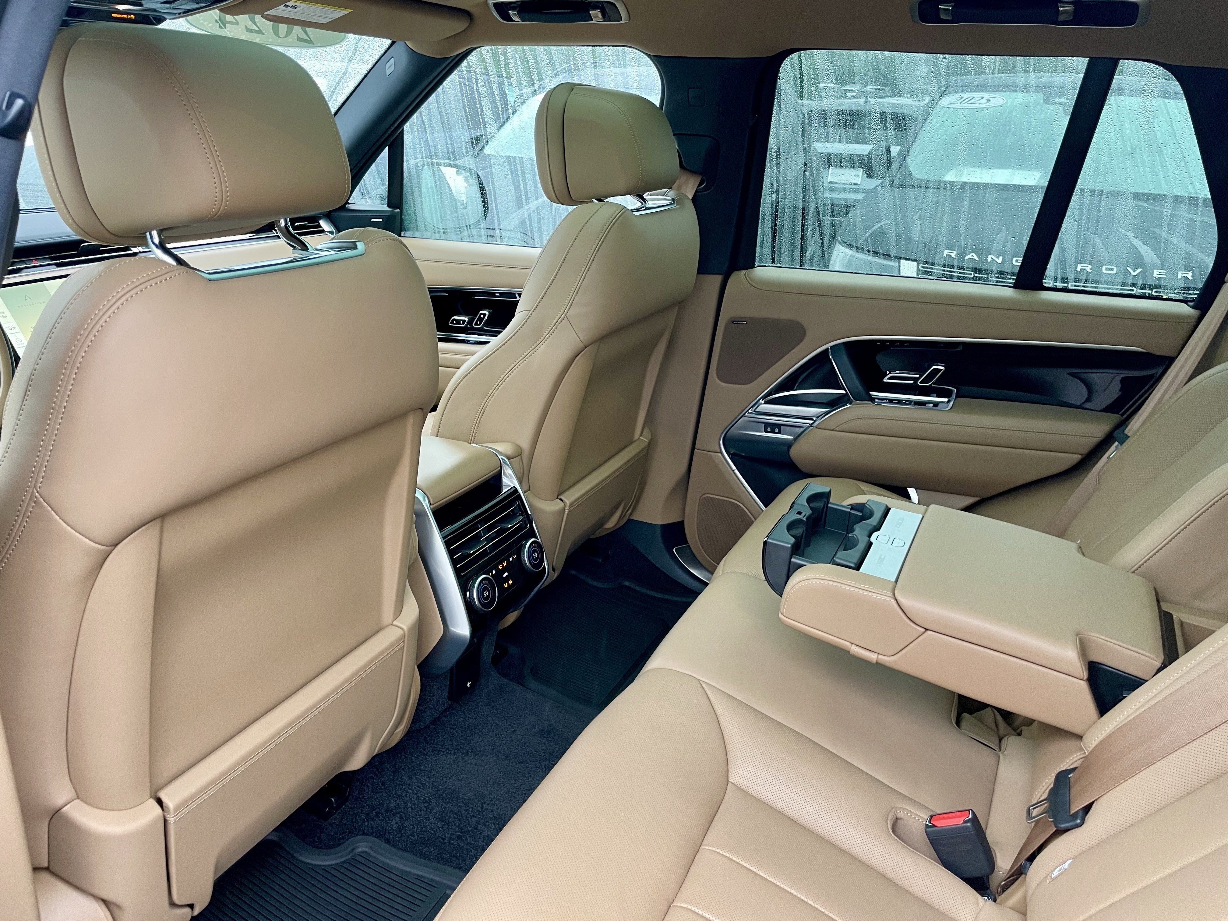 Used 2024 Land Rover Range Rover SE AWD/4WD image 30