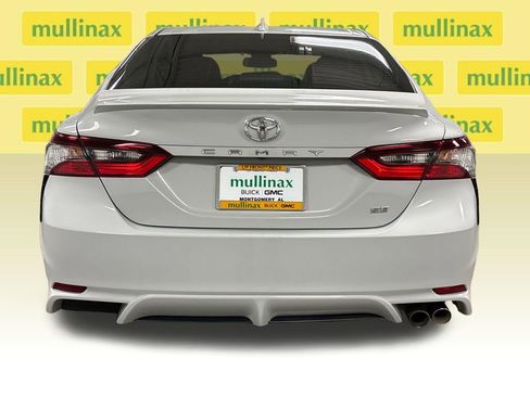 Used 2024 Toyota Camry SE w/ Convenience Package FWD image 18