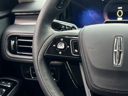New 2026 Lincoln Aviator AWD w/ Jet Appearance Package image 16