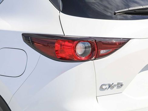 Used 2021 MAZDA CX-5 Touring image 9