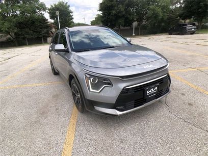 New 2025 Kia Niro SX