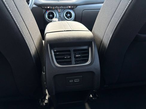 Used 2025 Chevrolet Blazer LT FWD image 19