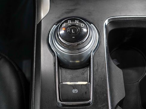 Used 2019 Ford Fusion SEL FWD image 16