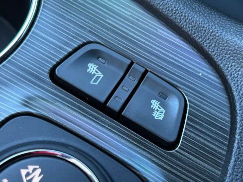 Used 2023 GMC Acadia SLT image 38