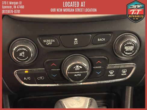 Used 2014 Jeep Cherokee Trailhawk w/ Comfort/Convenience Group AWD/4WD image 42