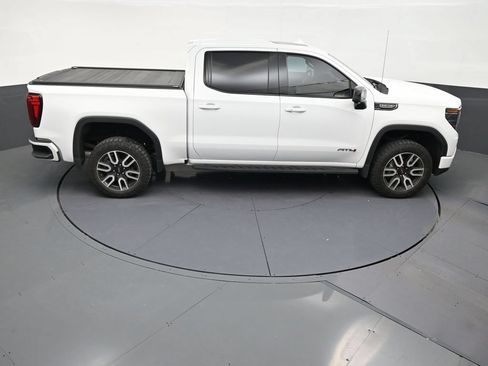 Used 2023 GMC Sierra 1500 AT4 w/ AT4 Premium Package AWD/4WD image 17
