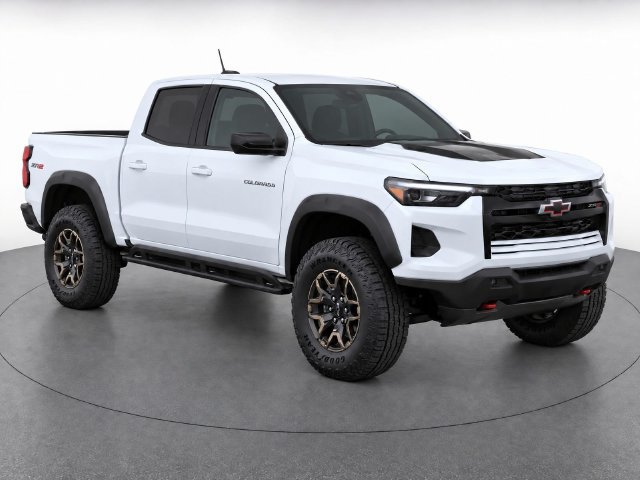 Used 2026 Chevrolet Colorado ZR2 w/ Technology Package AWD/4WD image 2