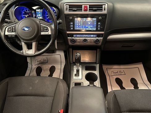 Used 2017 Subaru Outback 2.5i Premium AWD/4WD image 9