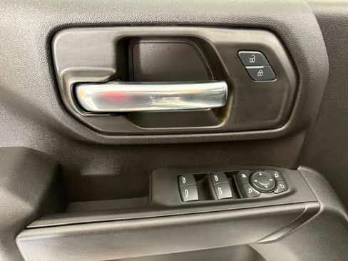 Used 2025 Chevrolet Silverado 2500 Custom w/ Custom Value Package image 21