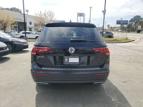Used 2019 Volkswagen Tiguan SE w/ Panoramic Sunroof Package image 5
