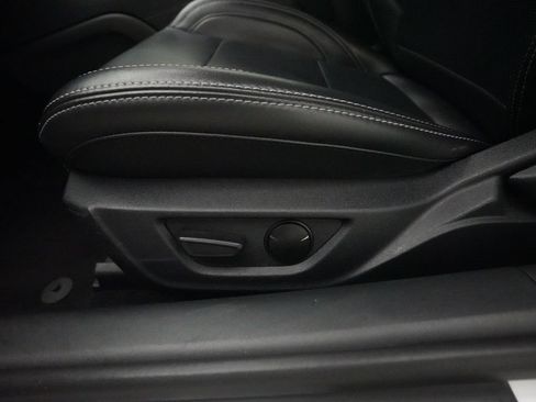 Used 2025 Ford Mustang Premium RWD image 28