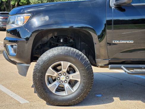 Used 2017 Chevrolet Colorado Z71 AWD/4WD image 8