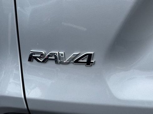 Certified 2022 Toyota RAV4 XLE image 32