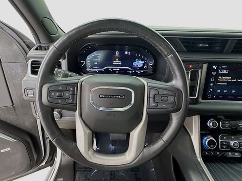 Used 2022 GMC Yukon Denali image 11
