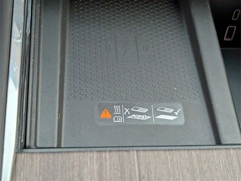 New 2026 GMC Acadia Denali w/ Super Cruise Package image 16