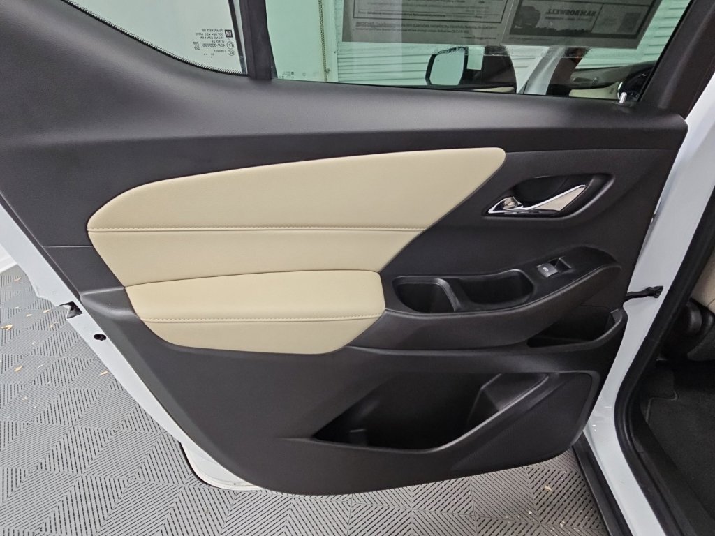 Used 2024 Chevrolet Traverse LS w/ Safety Package FWD image 32