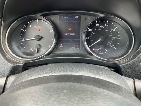 Used 2020 Nissan Rogue SV w/ Premium Package AWD/4WD image 17