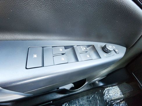 Used 2014 Chevrolet Captiva Sport LT w/ Convenience Package image 30