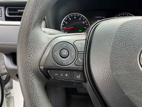 Used 2022 Toyota RAV4 XLE image 28