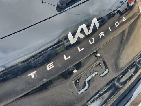 Used 2025 Kia Telluride S FWD image 12