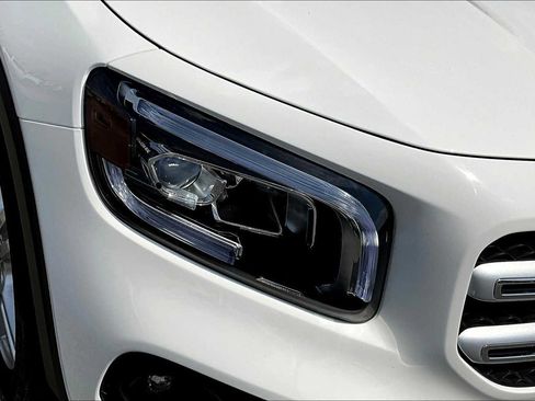 Certified 2023 Mercedes-Benz GLB 250 w/ Premium Package image 27