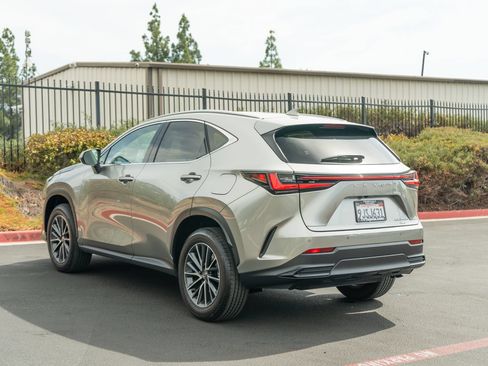 Used 2024 Lexus NX 350h AWD image 11