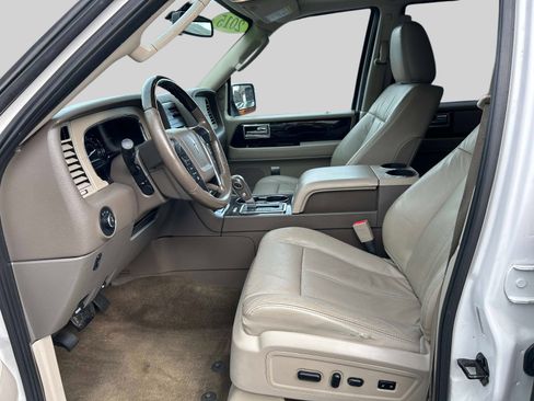 Used 2015 Lincoln Navigator 4WD image 12