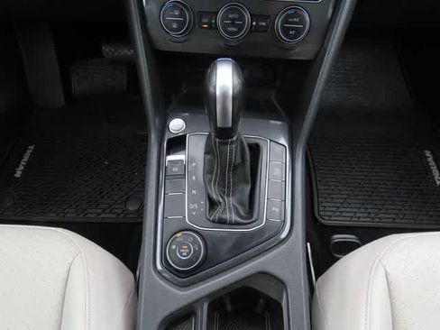 Used 2021 Volkswagen Tiguan SEL w/ 3rd Row Seat Package AWD/4WD image 26