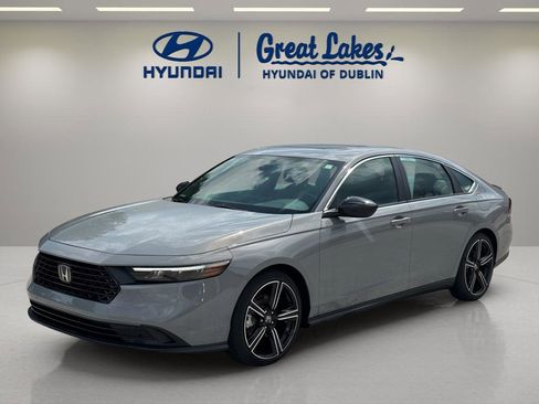 Used 2025 Honda Accord Sport image 1