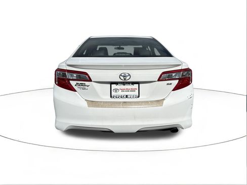 Used 2014 Toyota Camry SE FWD image 4