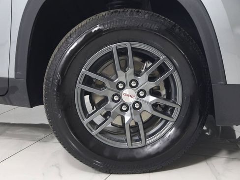 Used 2025 GMC Acadia Elevation image 15