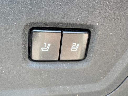 Used 2015 Lincoln Navigator 4WD image 25